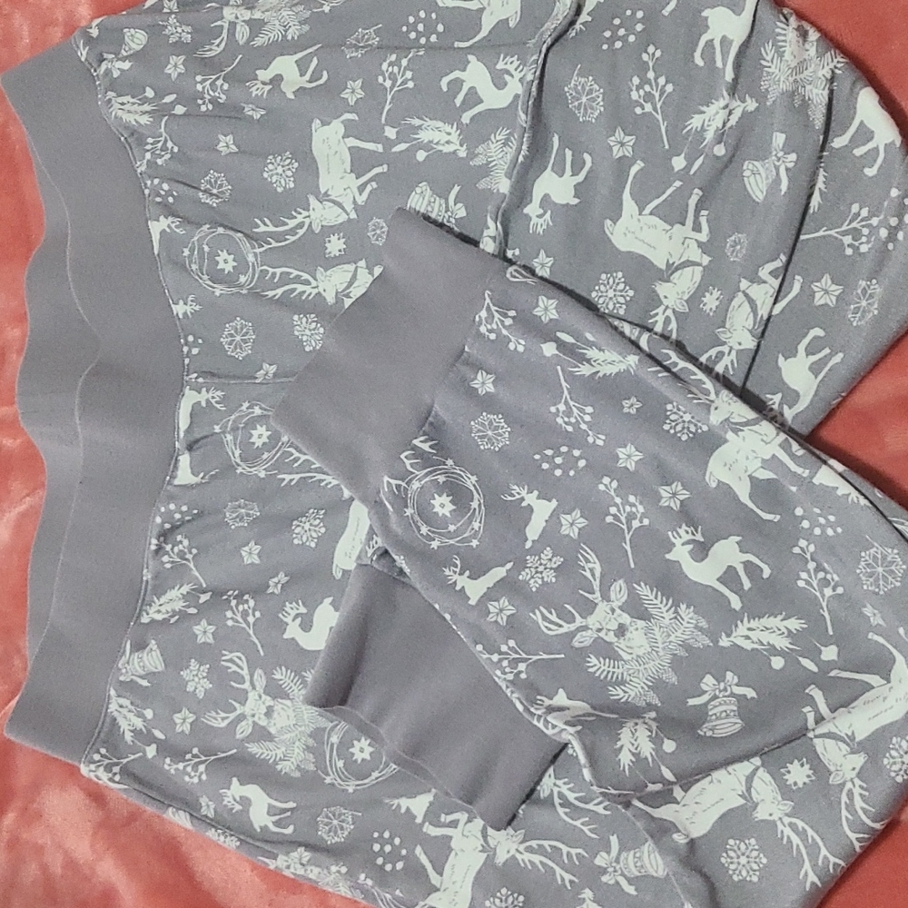 BRAND NEW! 2 Piece Pajama Set. - Picture 2 of 13